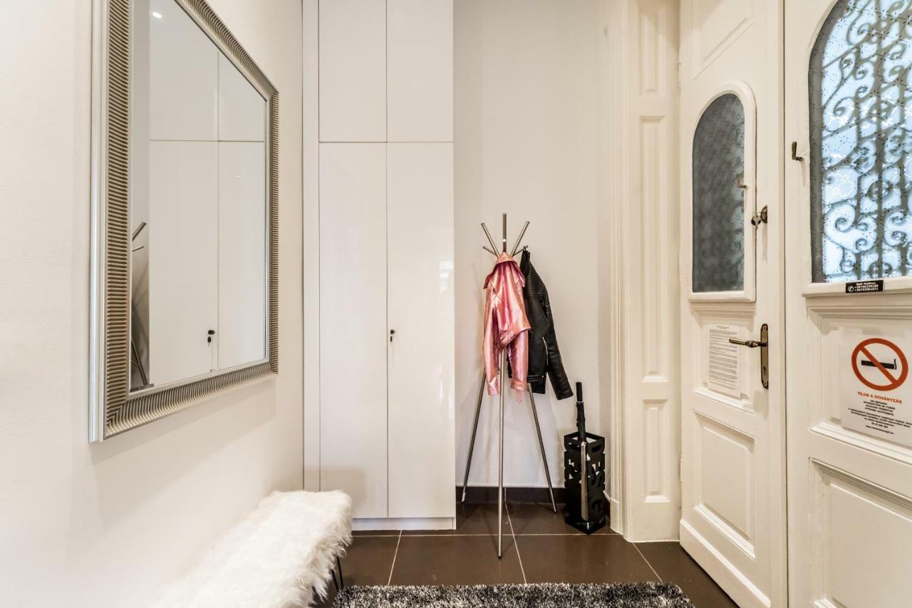 Bpr Luxe De Noir Et Blanc Apartment Budapest