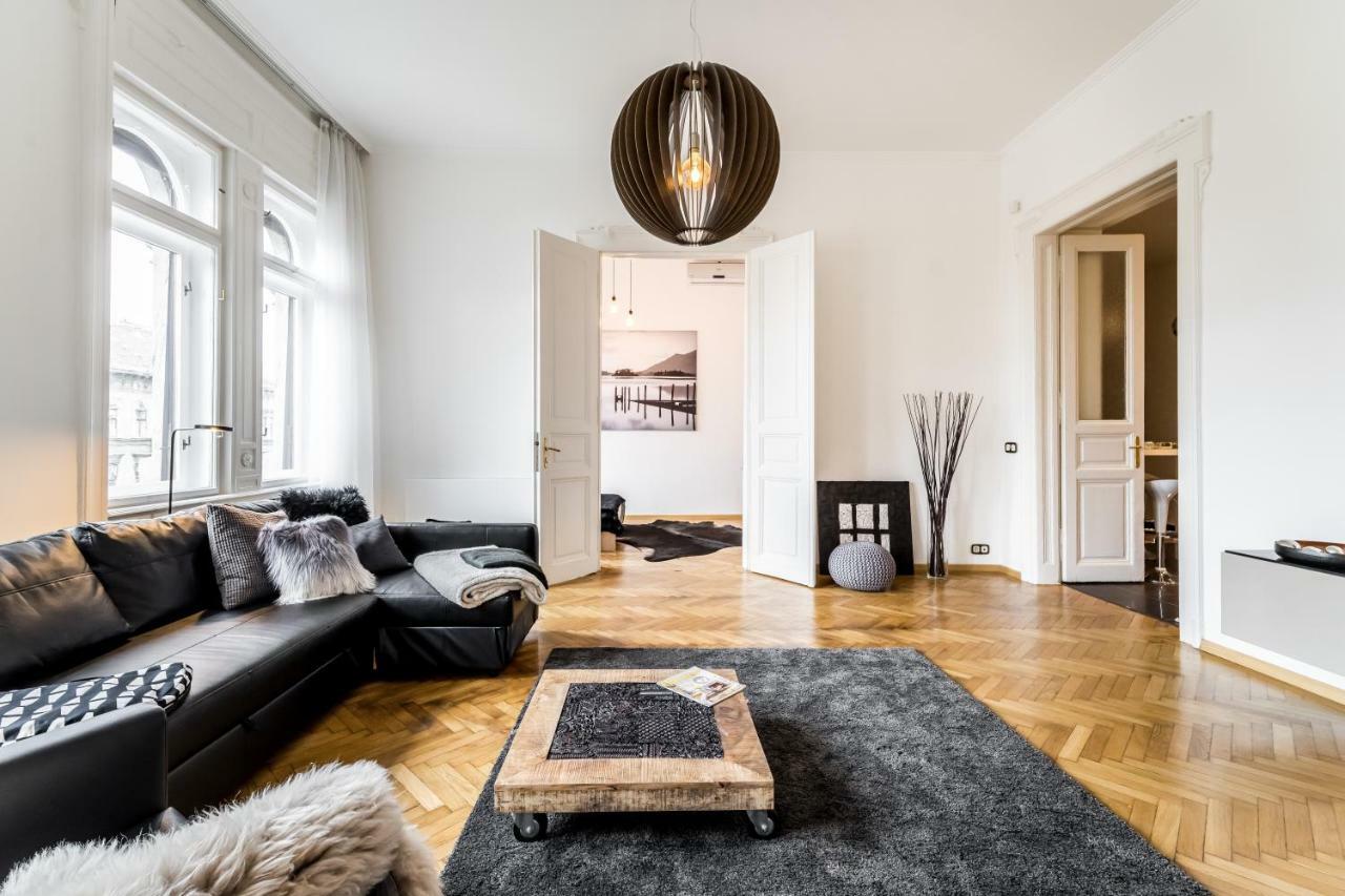 Bpr Luxe De Noir Et Blanc Lejlighed Budapest